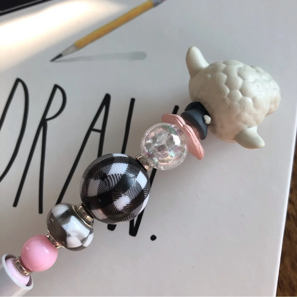 Disney Doorables: Zootopia: Bellwether handmade beaded pen